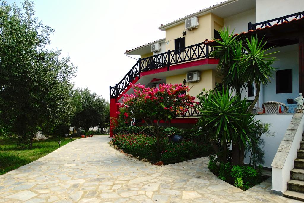 Apartments Karpetis A Green Paradise 사코우디아 객실 사진