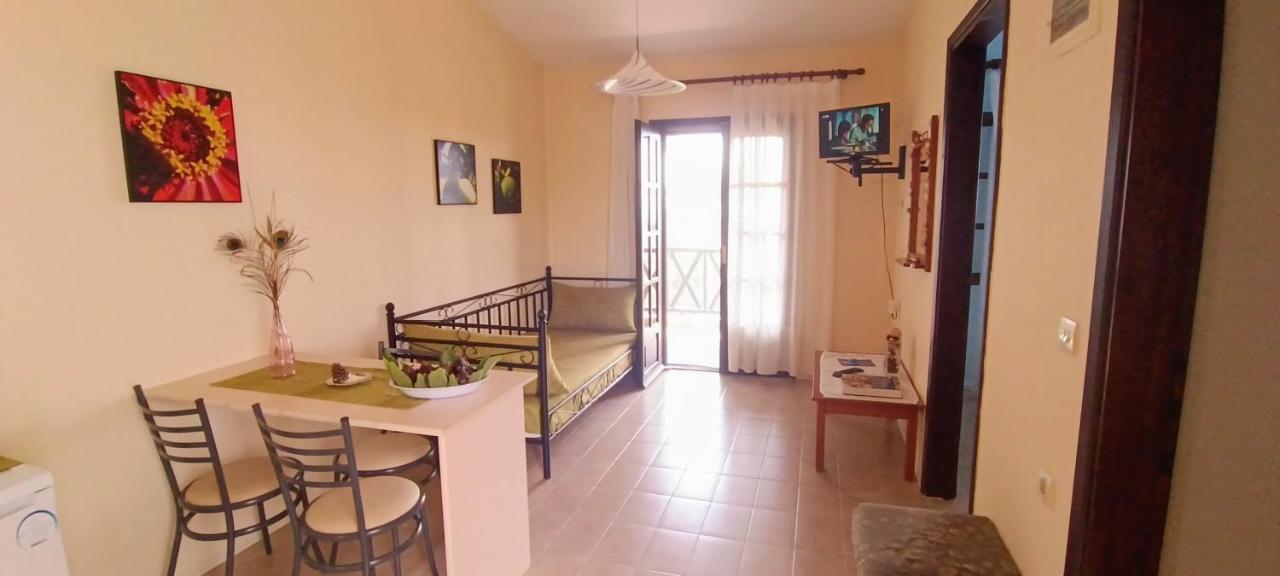 Apartments Karpetis A Green Paradise 사코우디아 외부 사진