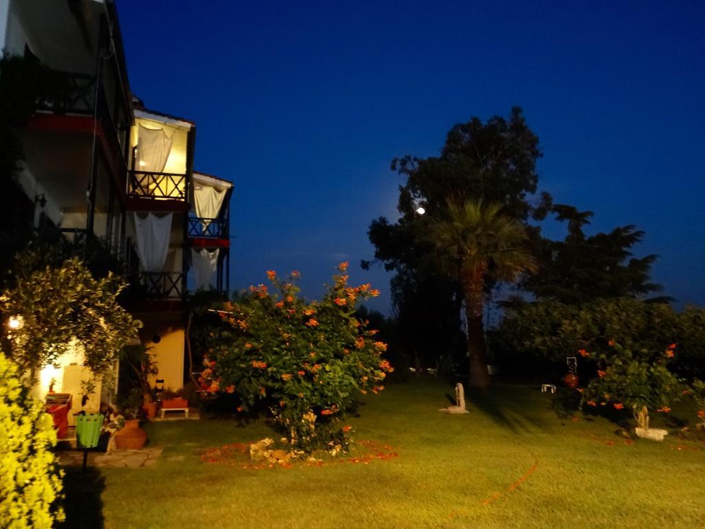 Apartments Karpetis A Green Paradise 사코우디아 객실 사진