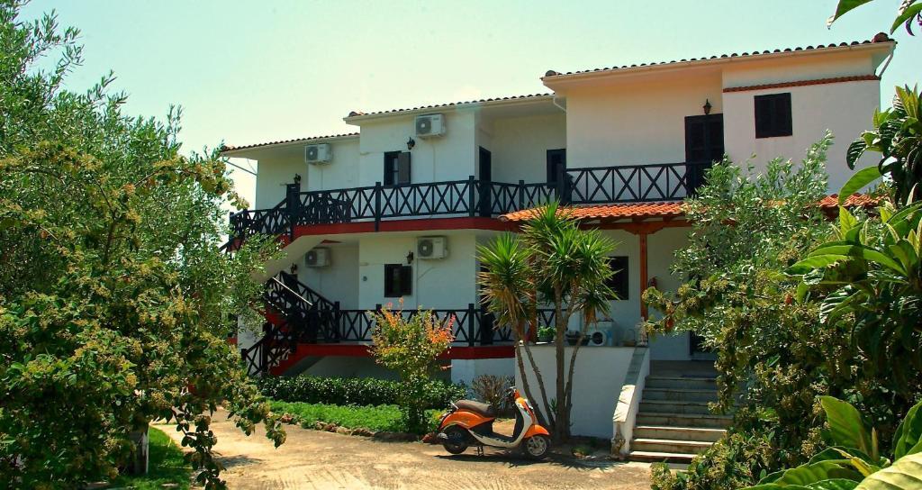 Apartments Karpetis A Green Paradise 사코우디아 외부 사진